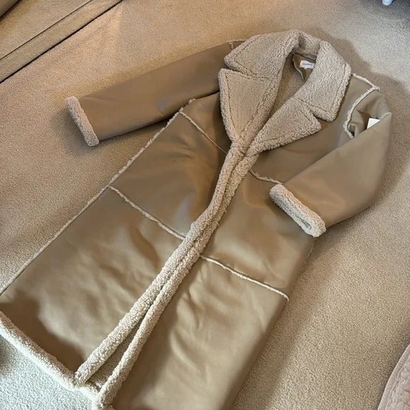 Tularosa Belen Sherpa Coat - M - Picture 2 of 3